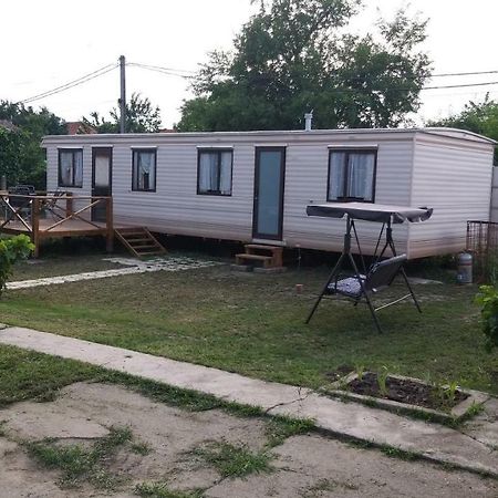 Kupai Apartman Apartment Tiszaujvaros Luaran gambar