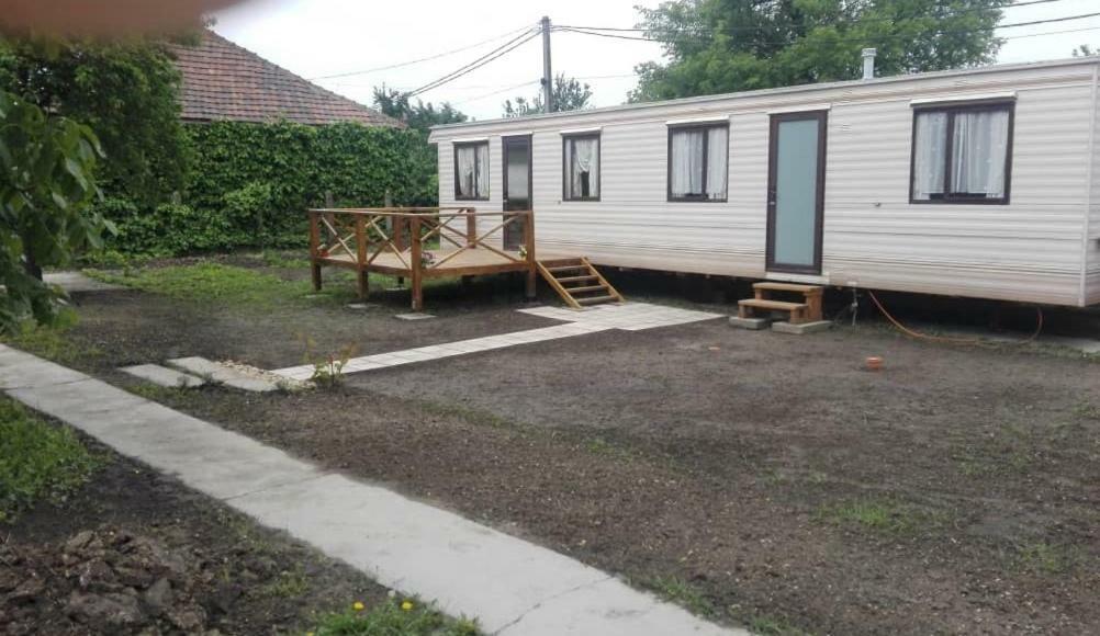 Kupai Apartman Apartment Tiszaujvaros Luaran gambar