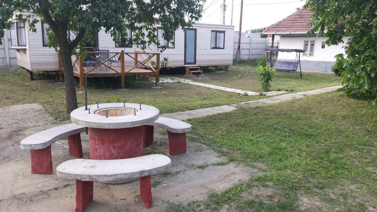 Kupai Apartman Apartment Tiszaujvaros Luaran gambar